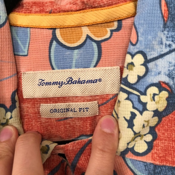 Tommy Bahama Button Down - Picture 2 of 2